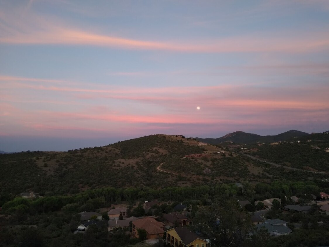 View - 1003 N Opal Dr