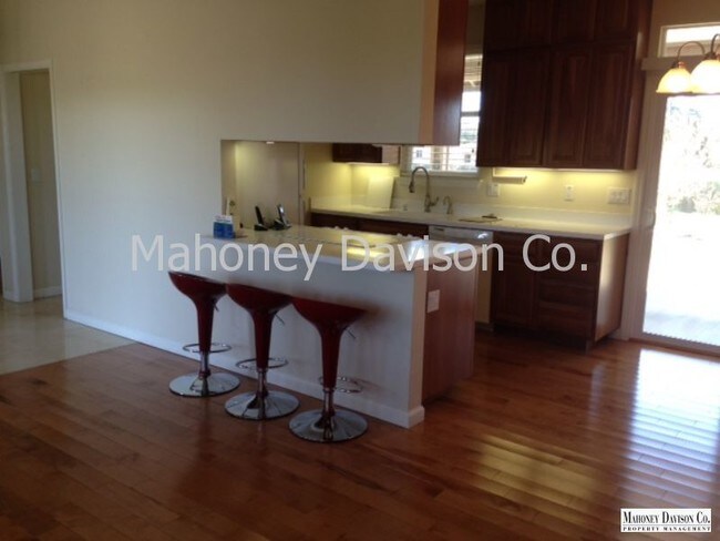 Building Photo - 751 Leghorn Ln