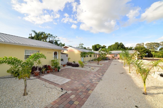 Foto del edificio - 27625 Reahard Ct