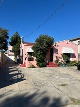 Building Photo - 531 1/2 W 56th St