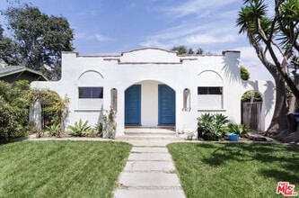 Building Photo - 2458 Glencoe Ave