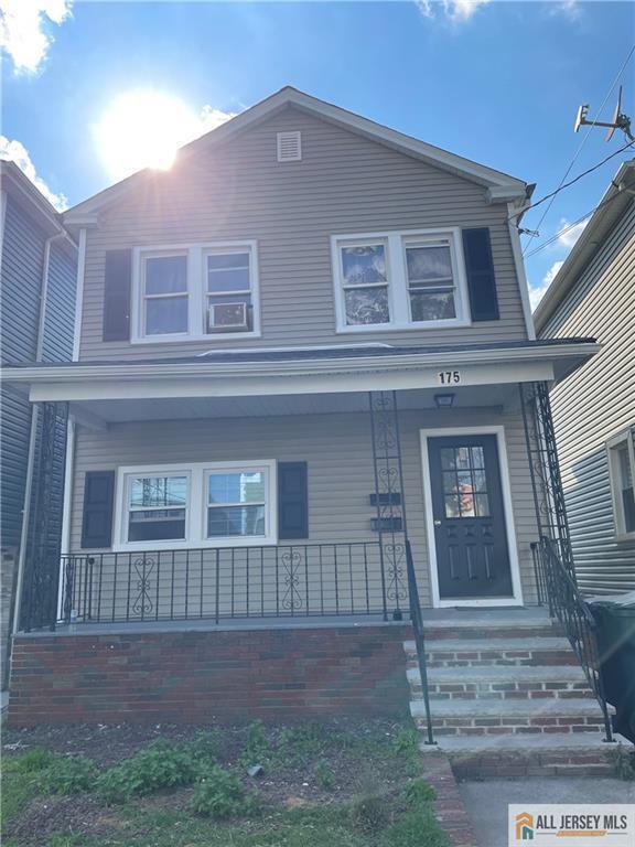 Building Photo - 175 1st St