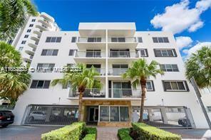 Building Photo - 1605 Bay Rd