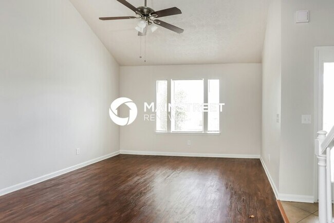 Foto del edificio - 3 Bedroom Pet-Friendly Home in Lithonia, GA with Main Street Renewal