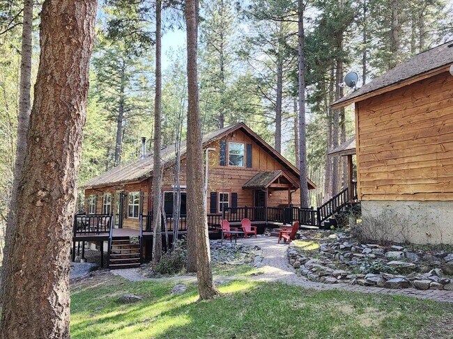 Building Photo - 628 Pommel Dr