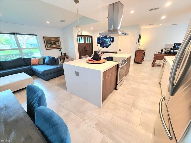 Building Photo - 3 br, 2 bath House - 2807 SW 13th Ct