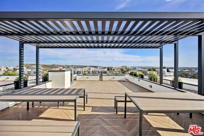 Foto del edificio - 3657 Motor Ave