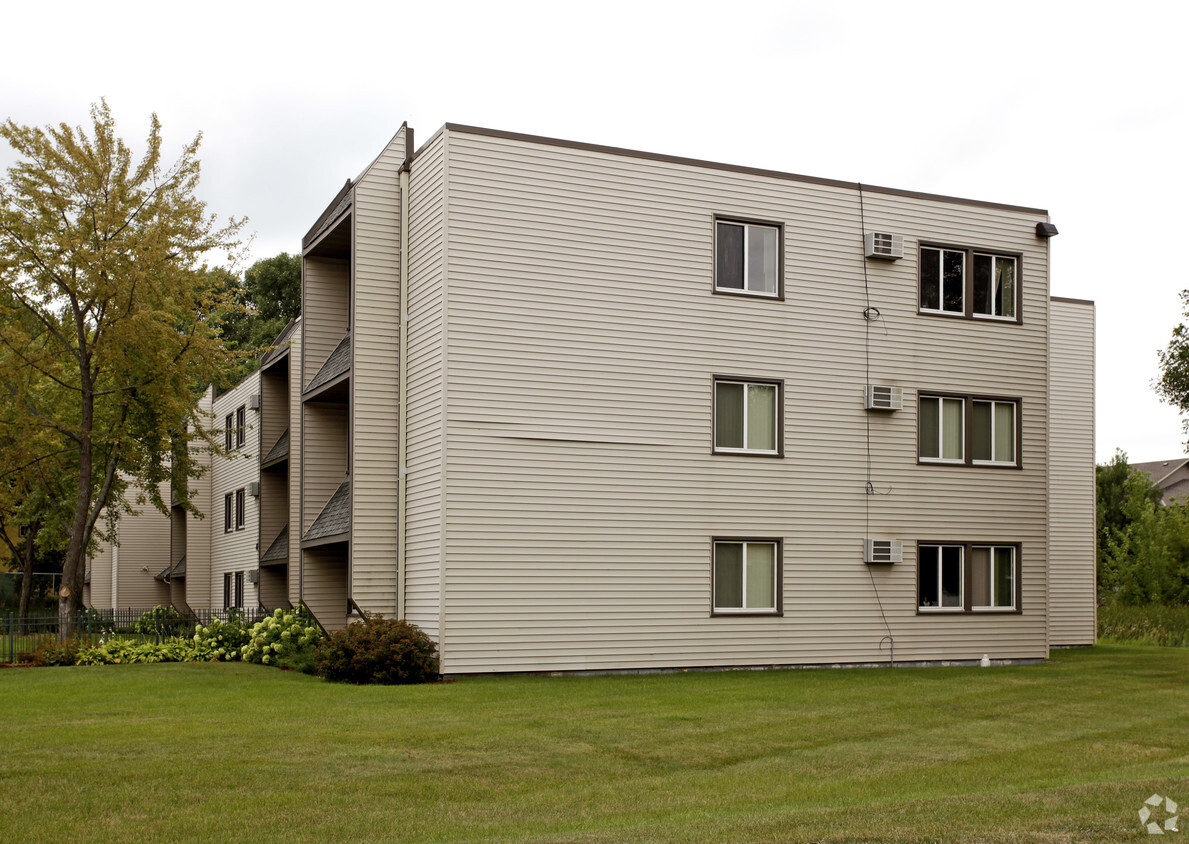 Primary Photo - Buffalo Court Apartments