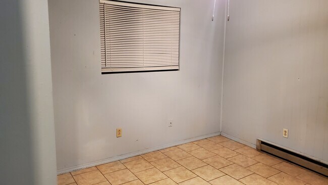 Building Photo - 207 Pleasant Ave