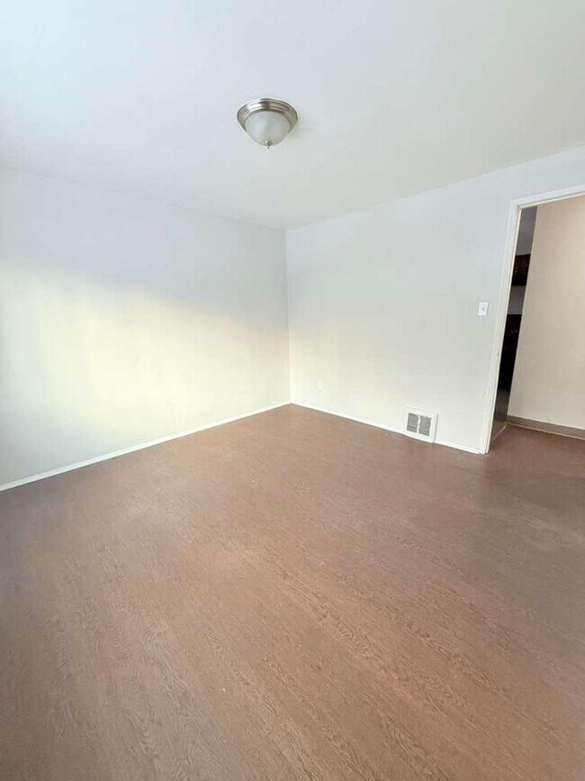 Foto del edificio - Beautiful UPDATED 4bd 2ba Home in Penn Hills!