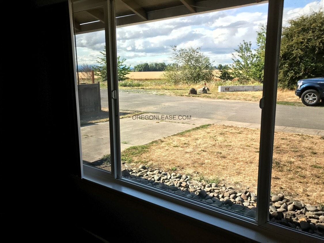 Primary Photo - 2 bedroom West Eugene Duplex