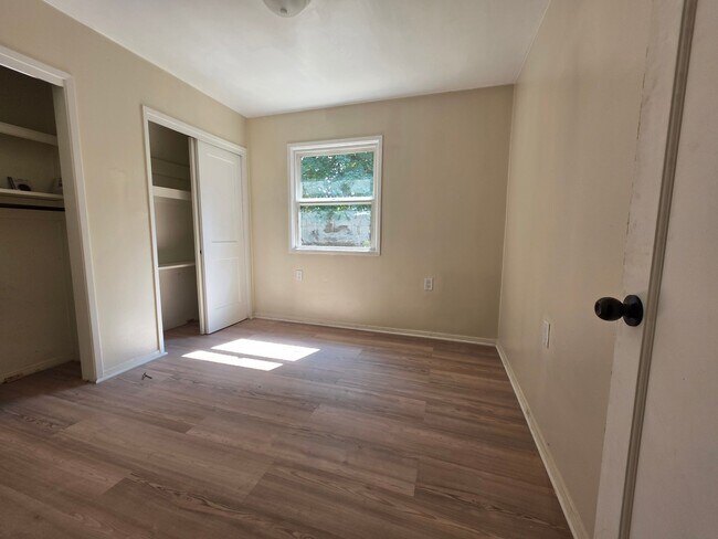 Foto del edificio - 1420 Madrona Ave SE