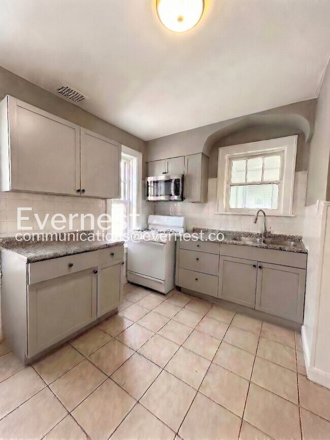 Foto del edificio - 5932 Floy Ave