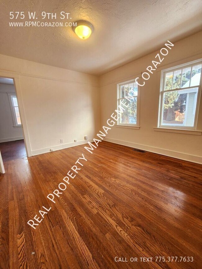 Foto del edificio - 575 W 9th St