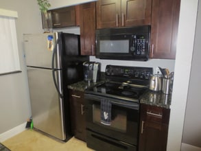 Building Photo - 2811 N Oakland Forest Dr