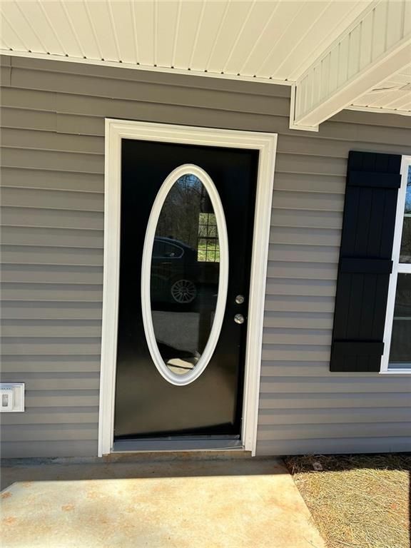 Foto del edificio - 295 Pony Lake Rd