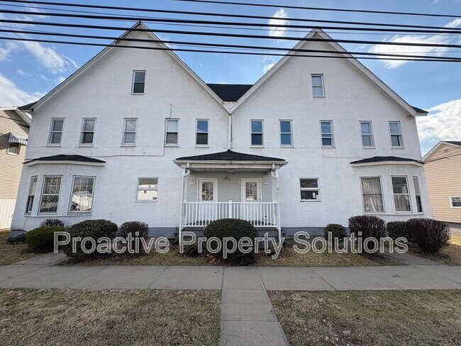 Foto del edificio - 746-748 River Street