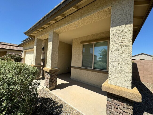 Foto del edificio - 3 Bedroom Home in Marana with Solar