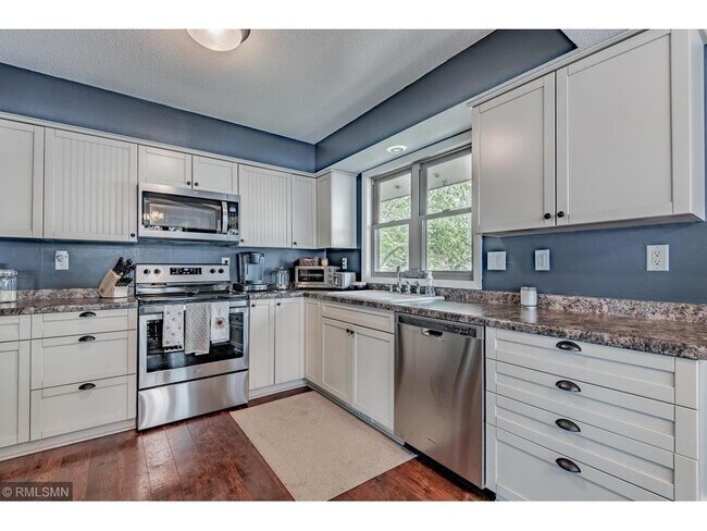 Foto del edificio - 14684 Cove Ave SE