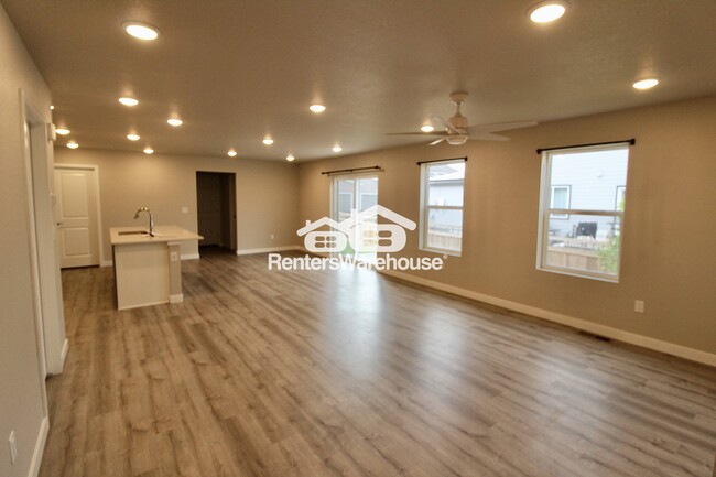 Foto del edificio - 911 Plum Creek Ct