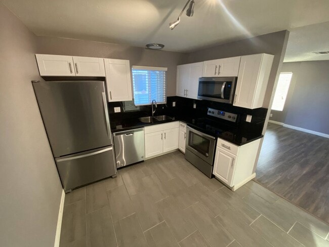 Building Photo - Ready for Move-In!