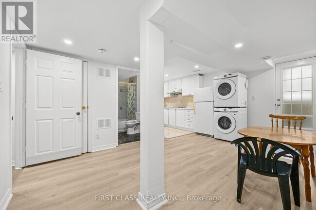 Building Photo - 5554 Churchill Meadows Blvd