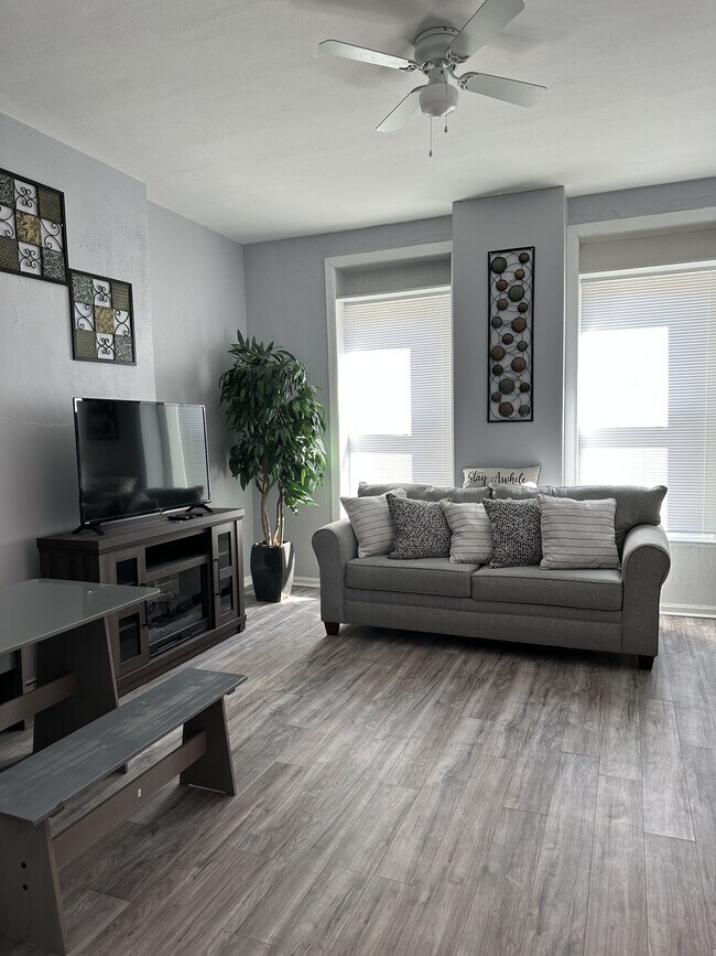 Foto del edificio - 3209 Iowa Ave