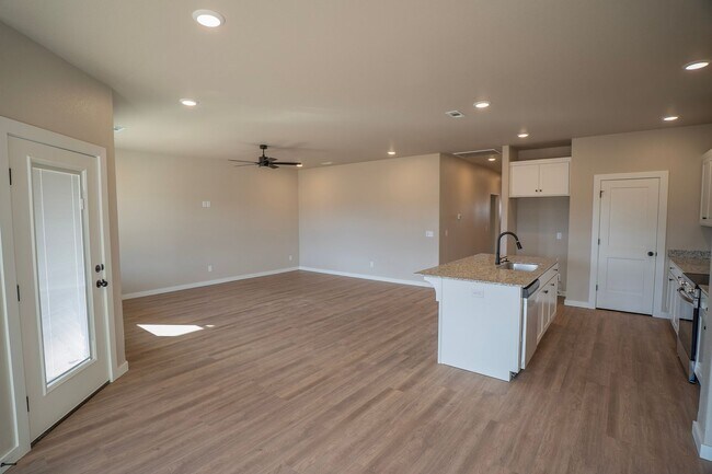 Building Photo - Gorgeous New Home Coming Soon!