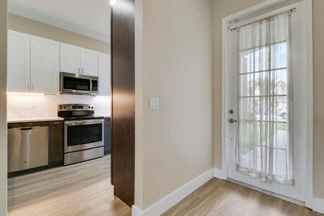 Foto del edificio - 726 SW Aruba Bay