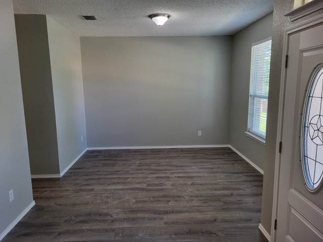 Foto del edificio - 2943 Deer Ridge Dr