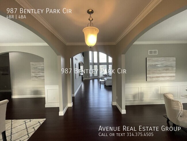 Foto del edificio - 987 Bentley Park Cir