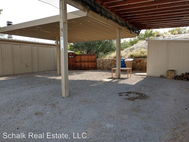 Building Photo - 602 Weinrich Rd