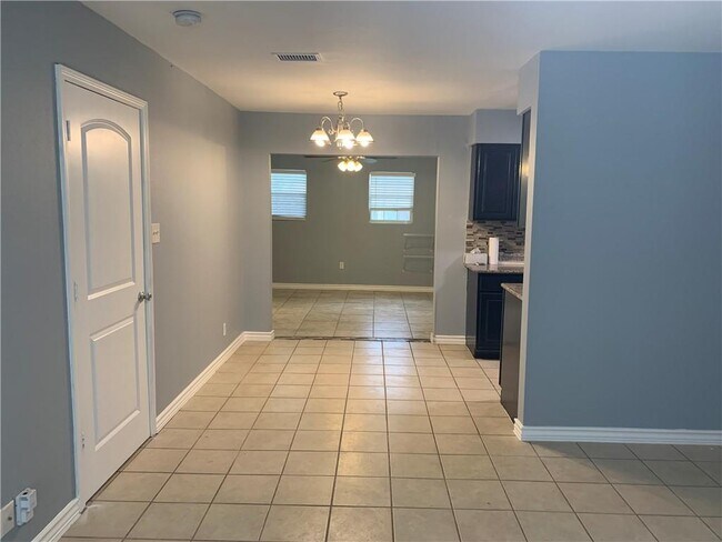 Building Photo - 1204 Turtle Creek Blvd