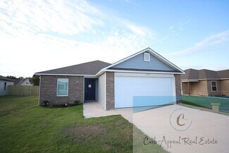 Building Photo - 3528 Revere