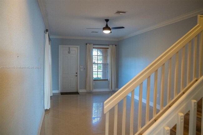 Building Photo - 6869 Julia Gardens Dr