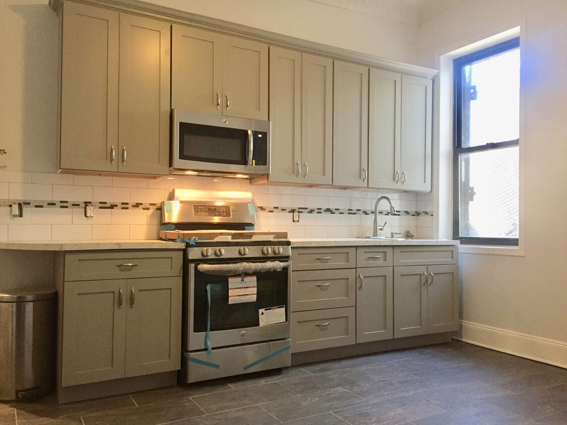 Primary Photo - 270 Broadway