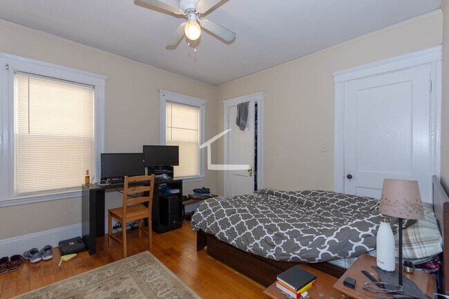 Foto del edificio - No Brokers Fee, In-Unit Washer and Dryer, Parking Included