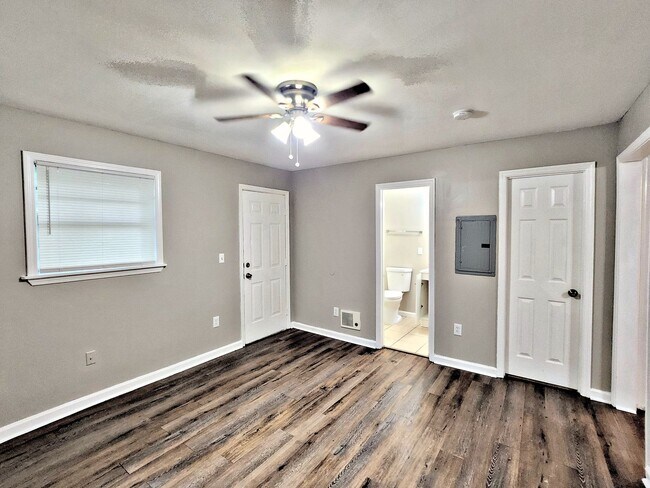 Foto del edificio - 3900 Rucker Cir SW