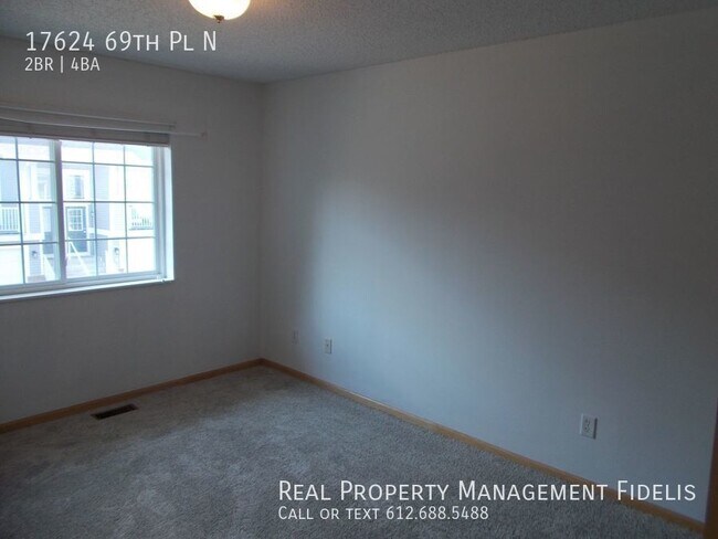 Foto del edificio - Spacious 2 Bedroom, 4 bath townhome
