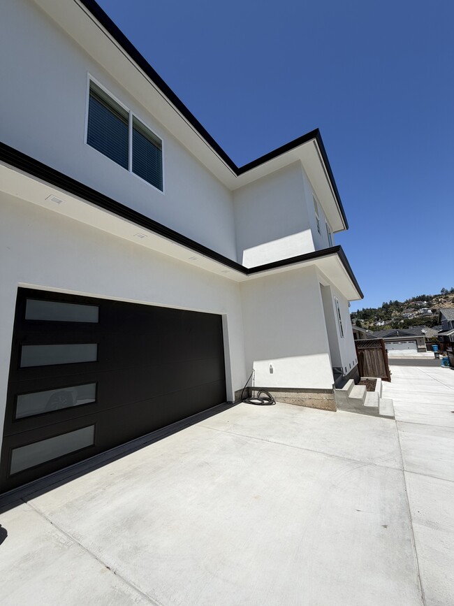 Building Photo - 3508 Parker Hill Court