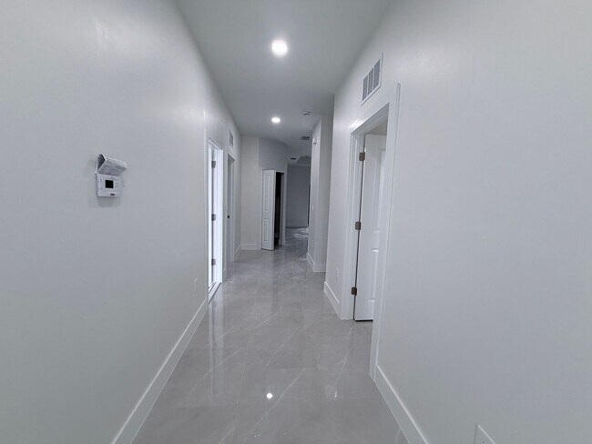Foto del edificio - 4545-4547 28th St SW