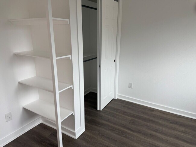 Foto del edificio - 7651 Oak Chase