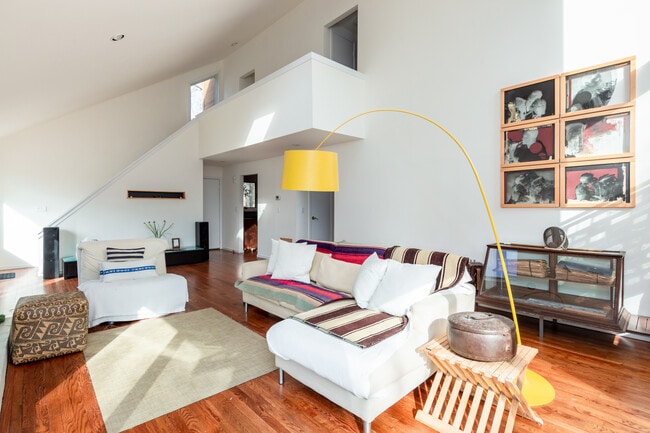 Foto del edificio - 23 Scrimshaw Ln