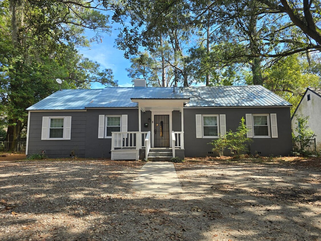 Primary Photo - 8 Hibiscus Ave