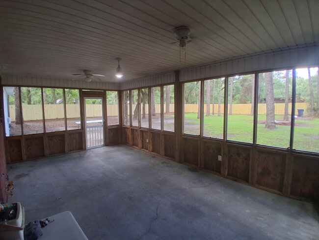 Building Photo - 14185 Jackson Ln
