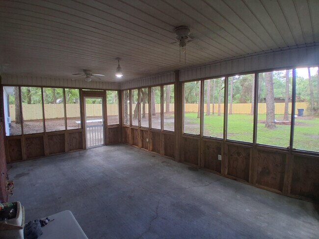 Foto del edificio - 14185 Jackson Ln