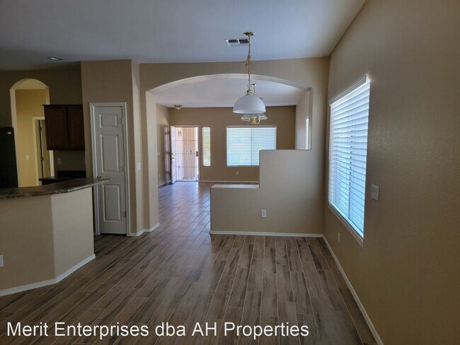 Building Photo - 4 br, 2 bath House - 14648 W GELDING DR