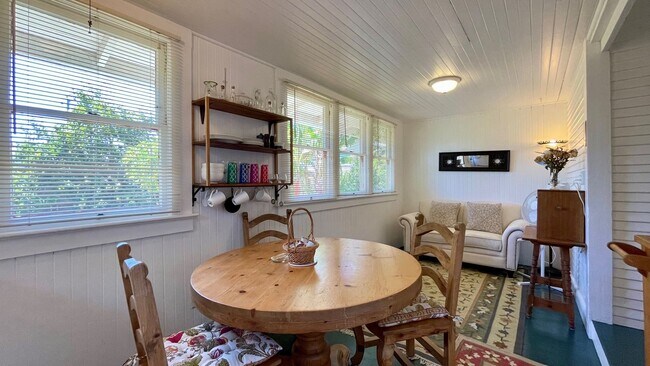 Foto del edificio - FURNISHED 1 Bedroom Downtown SLO, Utilities Included