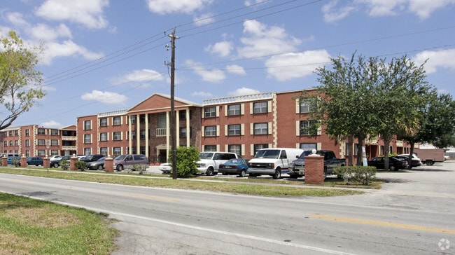 Building Photo - 1650-1680 W 56th St