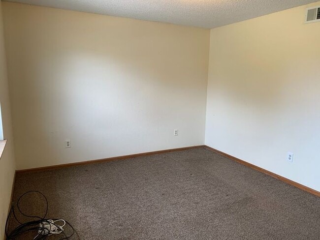 Building Photo - 151 Vesper St